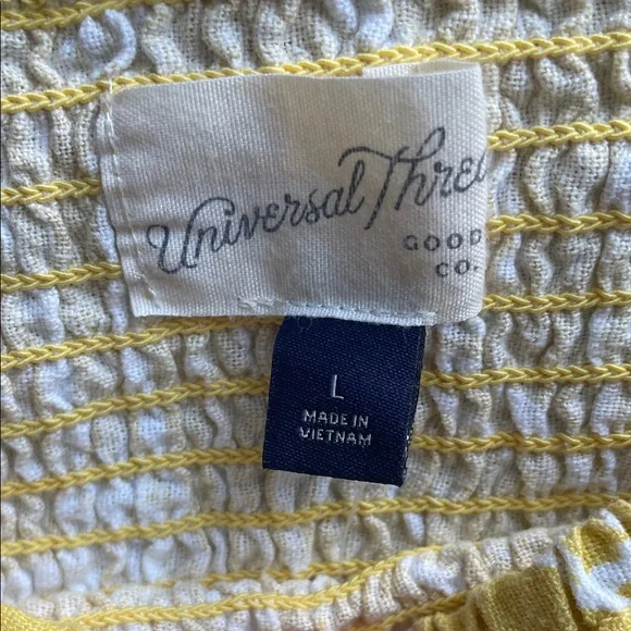 Universal Thread Yellow Textured Top - Picture 2 of 4
